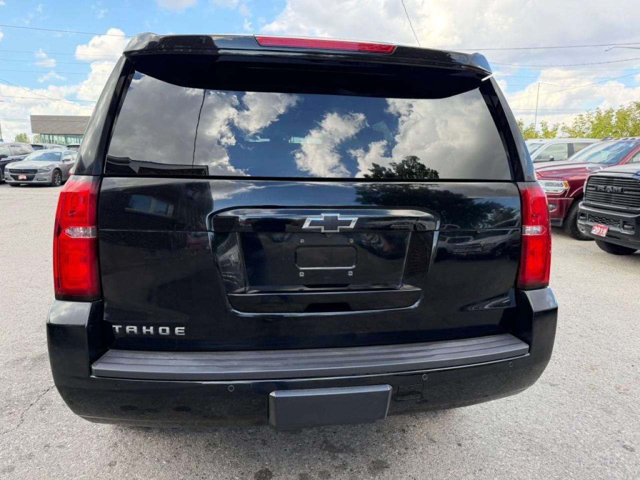 2018 Chevrolet Tahoe LT Photo4