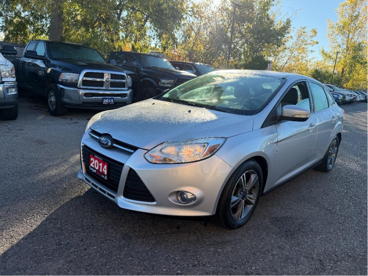 2014 Ford Focus SE, Two Sets of Tires W Rims, Drives Great !! Photo2
