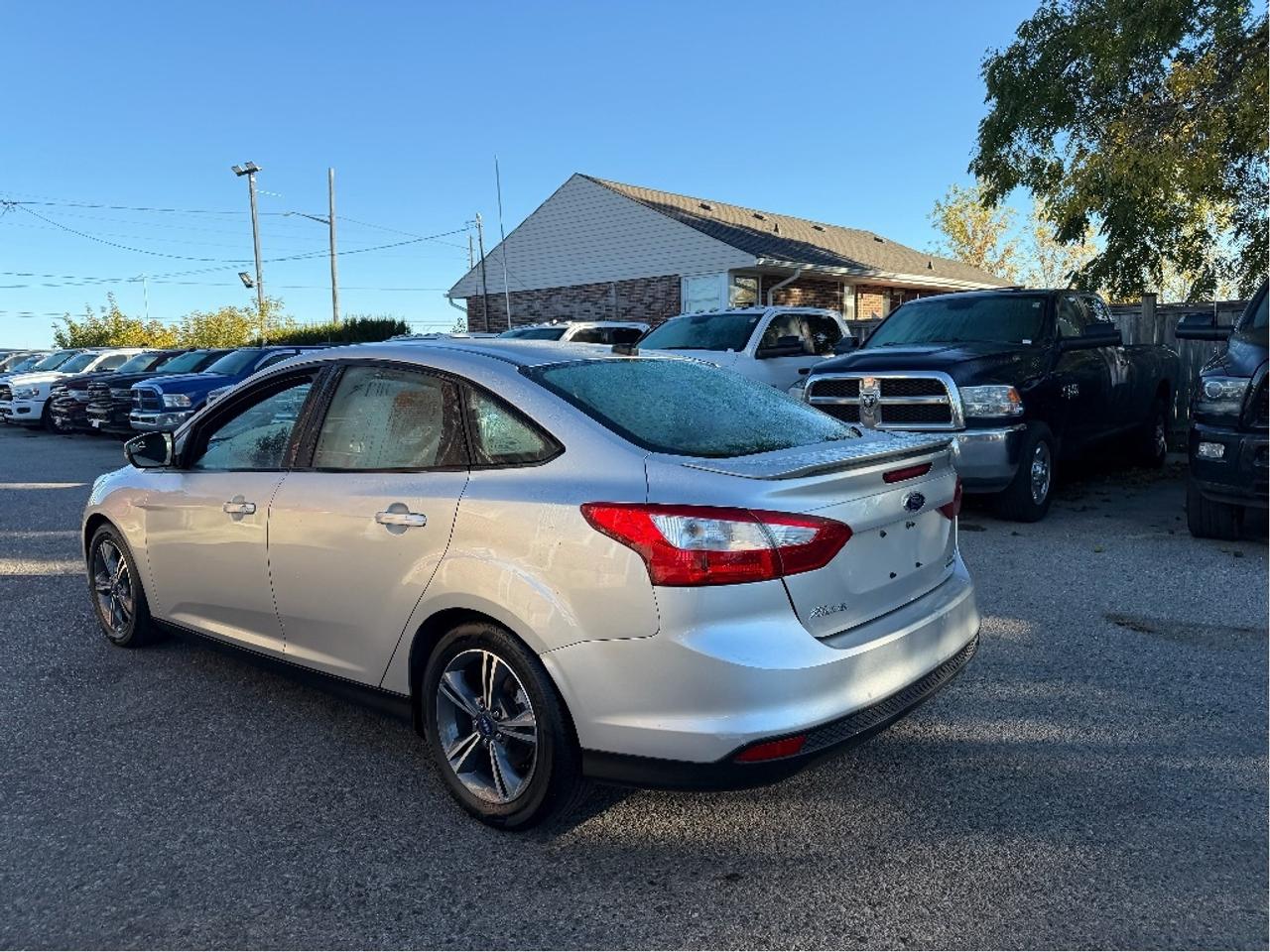 2014 Ford Focus SE, Two Sets of Tires W Rims, Drives Great !! Photo4