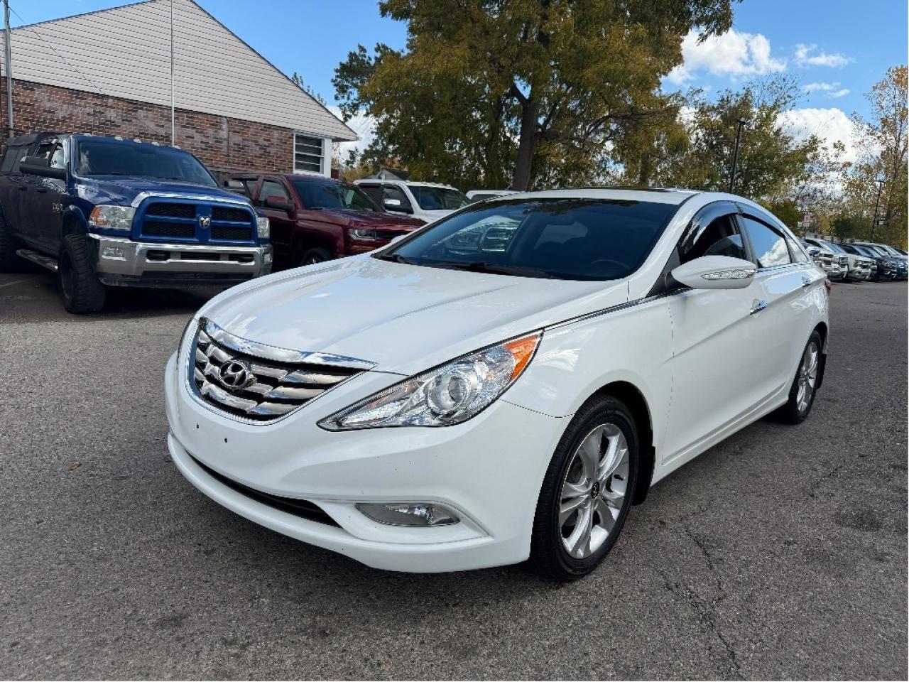 2013 Hyundai Sonata Limited, Low Low Kms, Drives Great Photo2