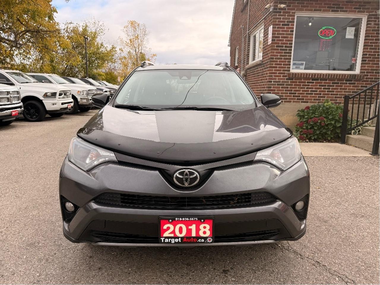 2018 Toyota RAV4 XLE Trail Edition, Very Well Maintained !! Photo1