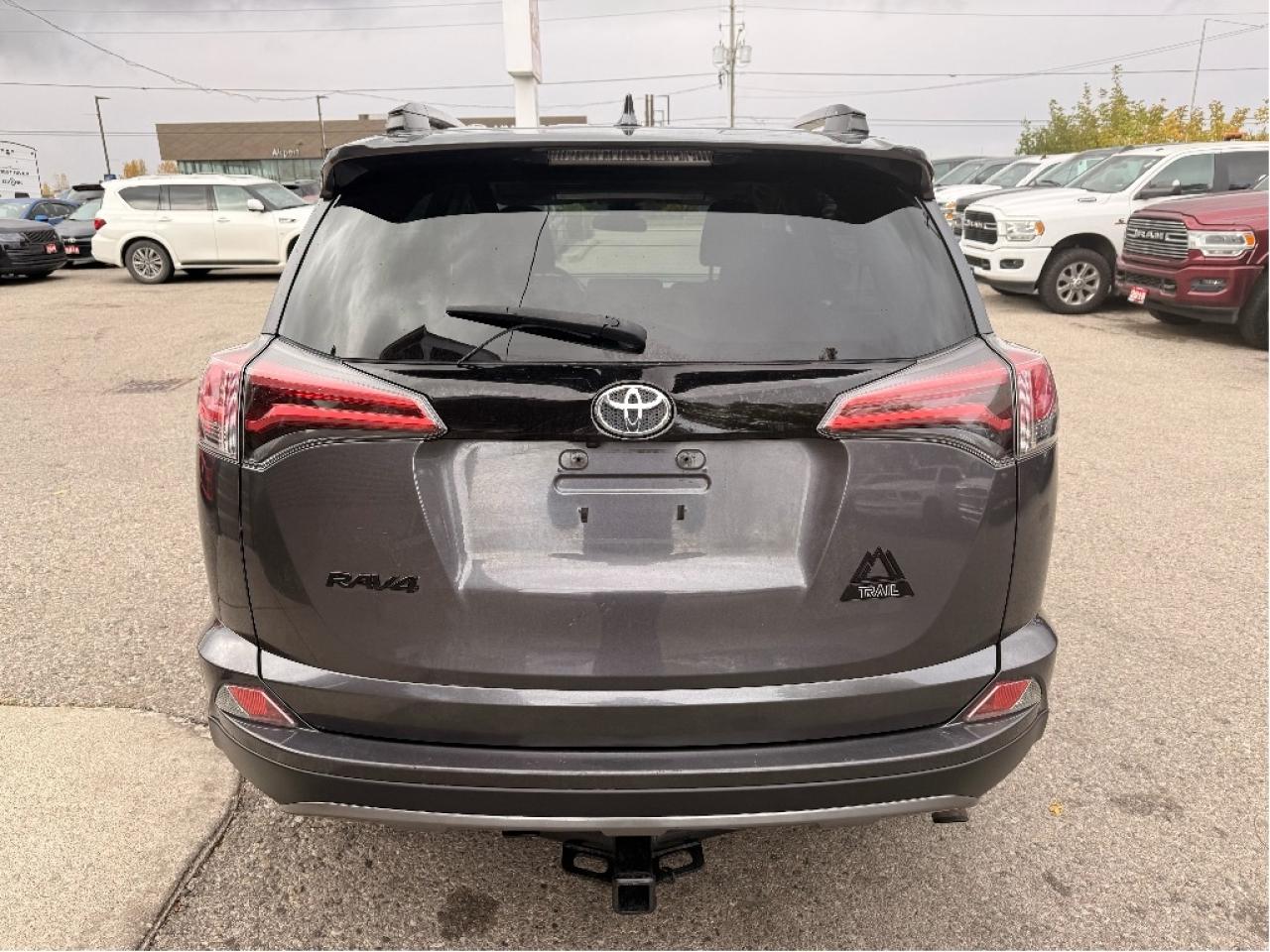 2018 Toyota RAV4 XLE Trail Edition, Very Well Maintained !! Photo