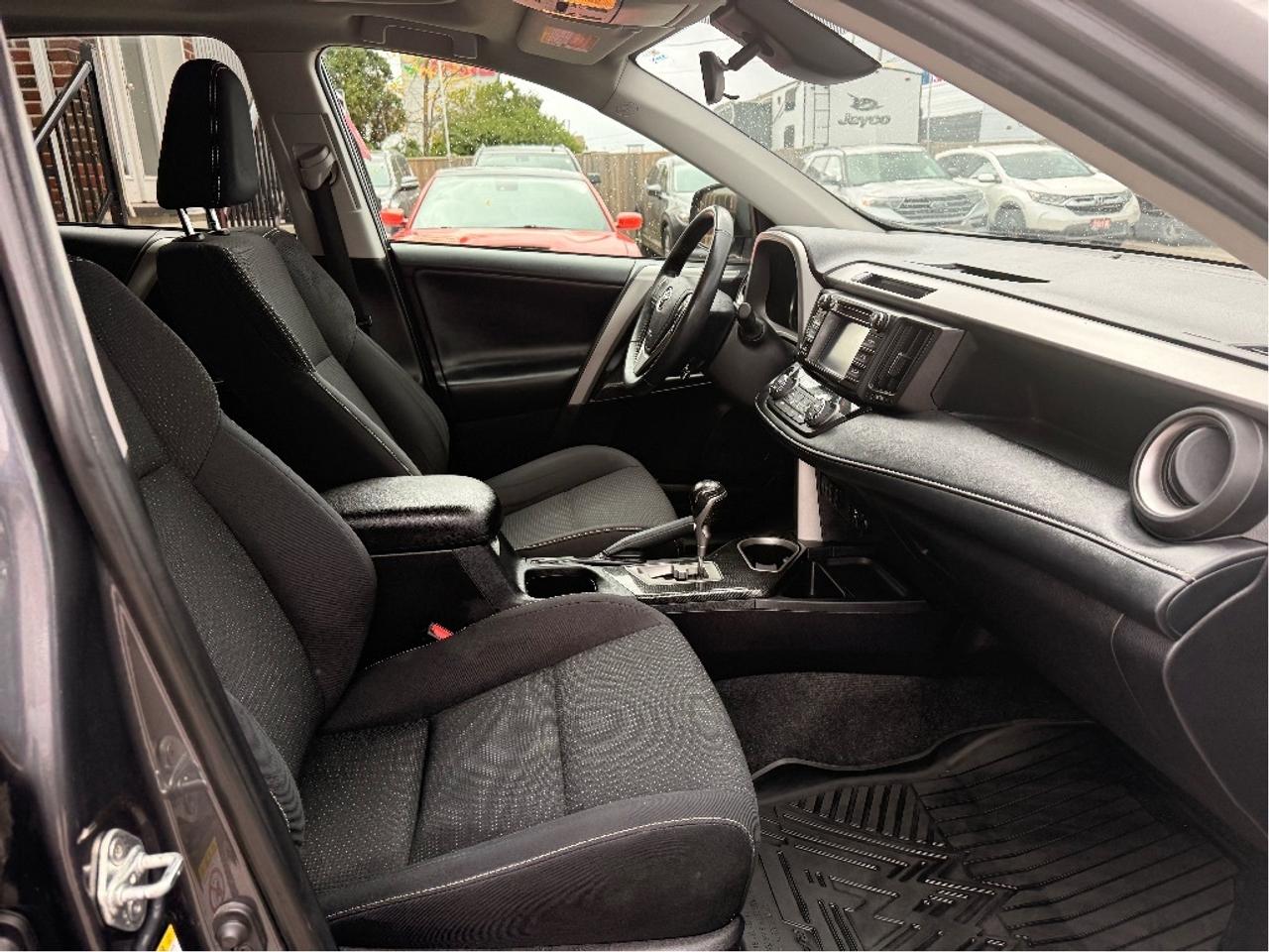 2018 Toyota RAV4 XLE Trail Edition, Very Well Maintained !! Photo