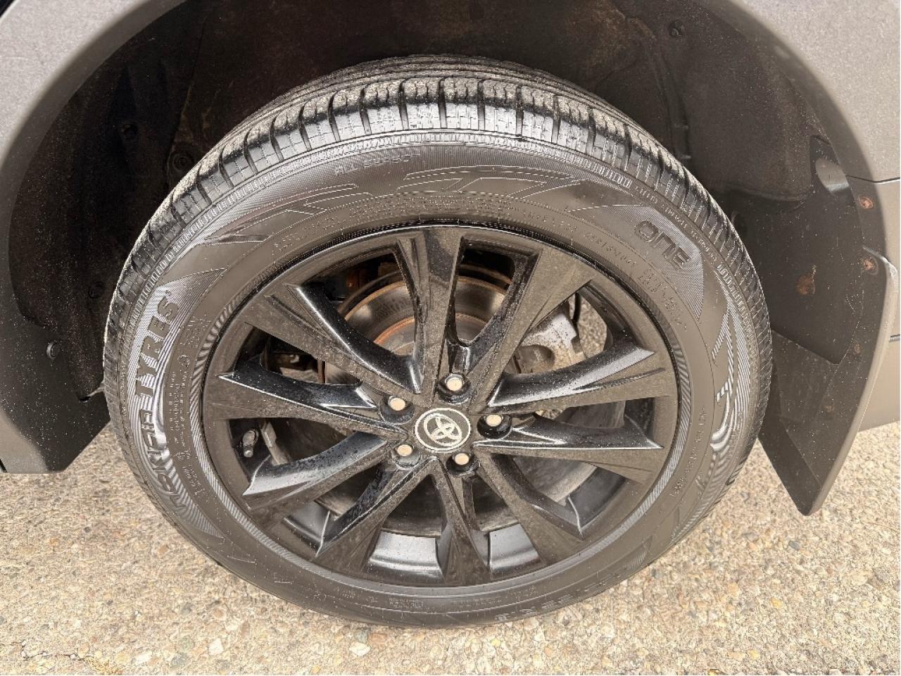 2018 Toyota RAV4 XLE Trail Edition, Very Well Maintained !! Photo