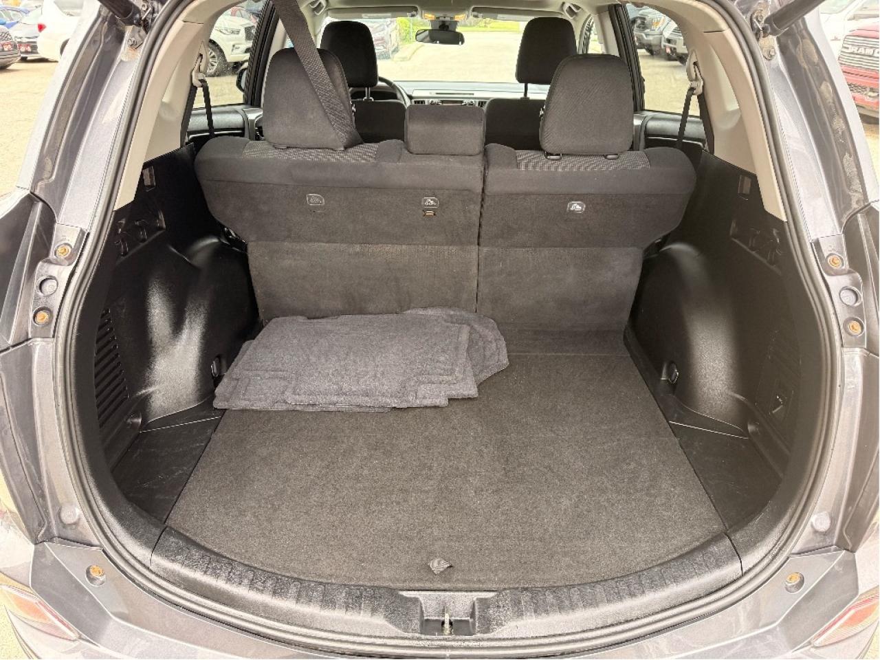 2018 Toyota RAV4 XLE Trail Edition, Very Well Maintained !! Photo