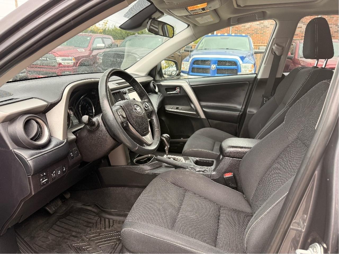 2018 Toyota RAV4 XLE Trail Edition, Very Well Maintained !! Photo