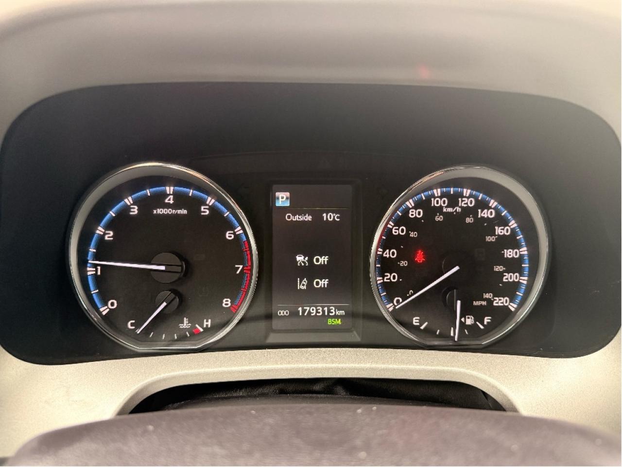 2018 Toyota RAV4 XLE Trail Edition, Very Well Maintained !! Photo