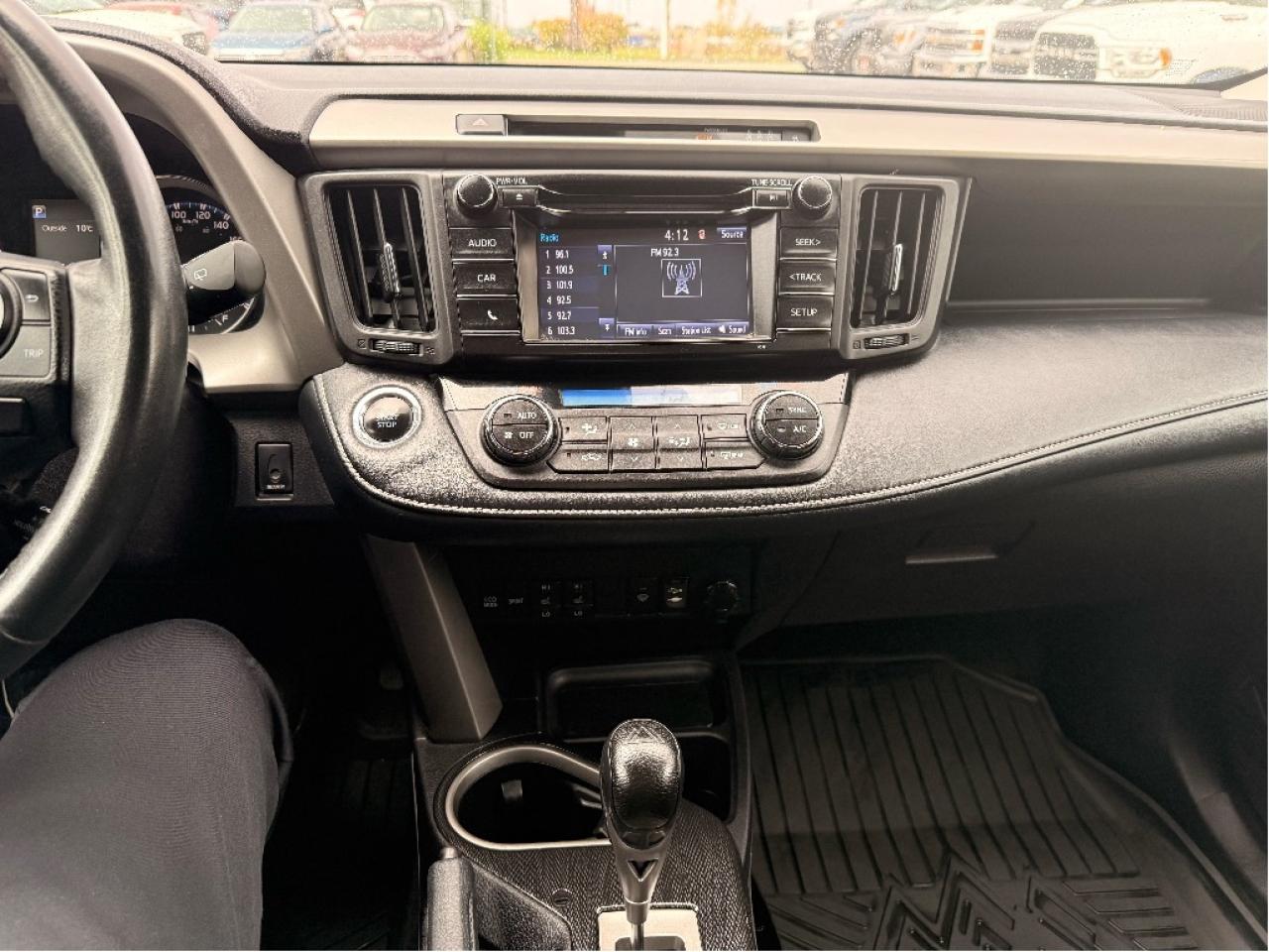 2018 Toyota RAV4 XLE Trail Edition, Very Well Maintained !! Photo