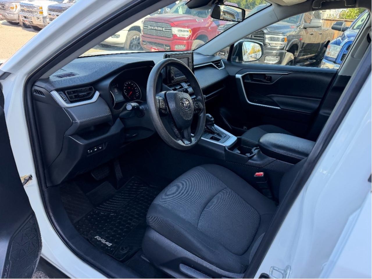 2021 Toyota RAV4 LE, AWD, Mint Condition, Drives Great !! Photo