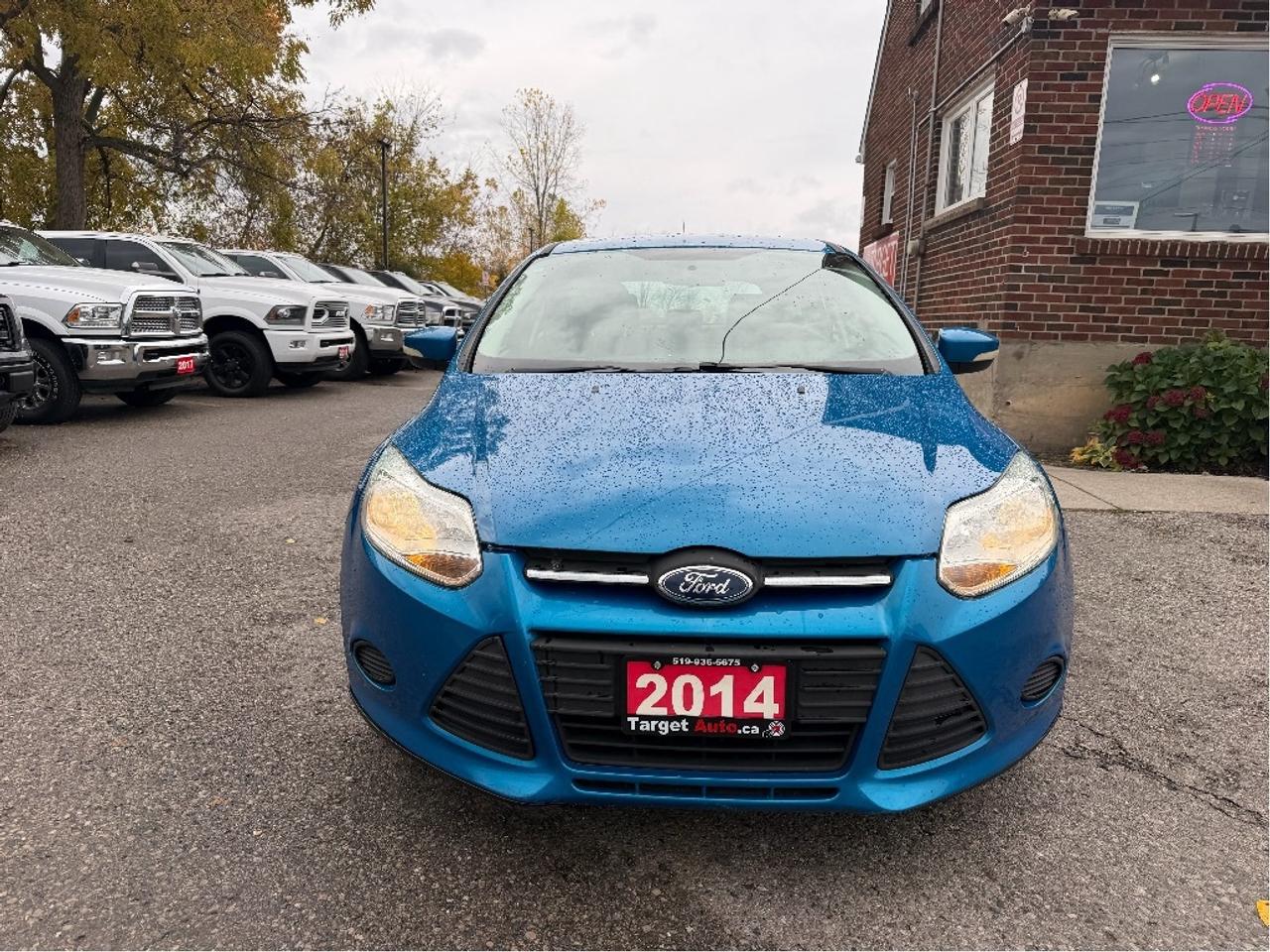 2014 Ford Focus SE Photo1