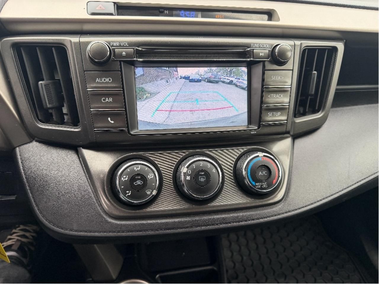 2015 Toyota RAV4 LE Photo