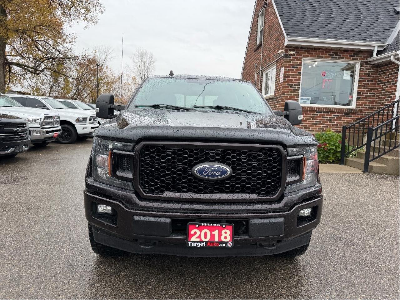 2018 Ford F-150 FX4 Sport, V8, Pano Roof, Very Well Maintained !! Photo