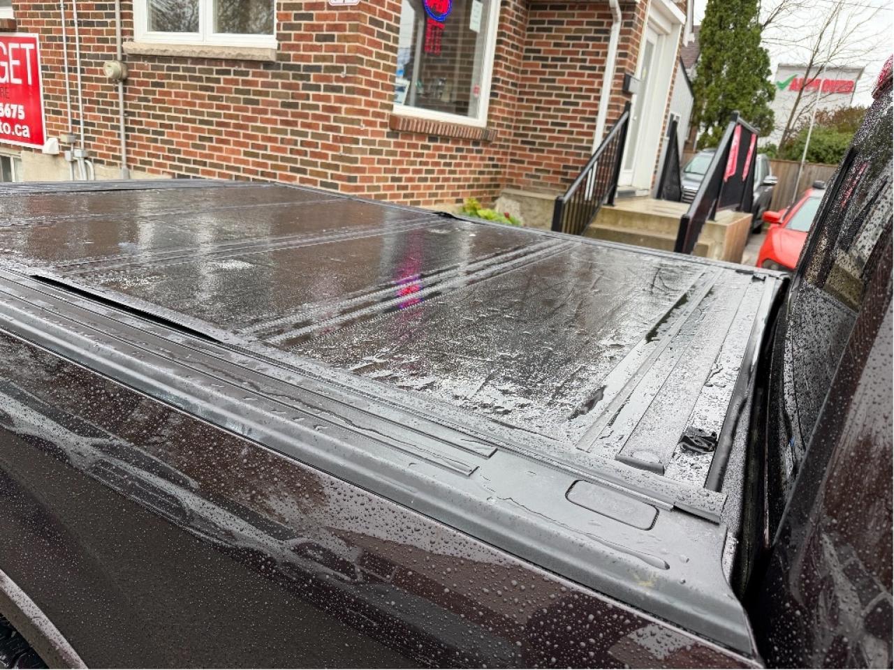 2018 Ford F-150 FX4 Sport, V8, Pano Roof, Very Well Maintained !! Photo