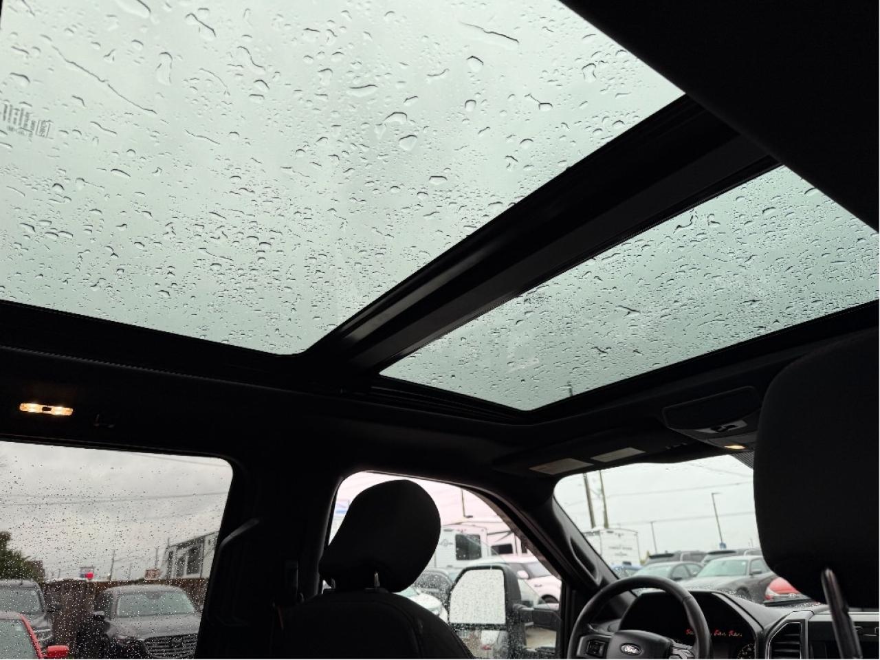 2018 Ford F-150 FX4 Sport, V8, Pano Roof, Very Well Maintained !! Photo