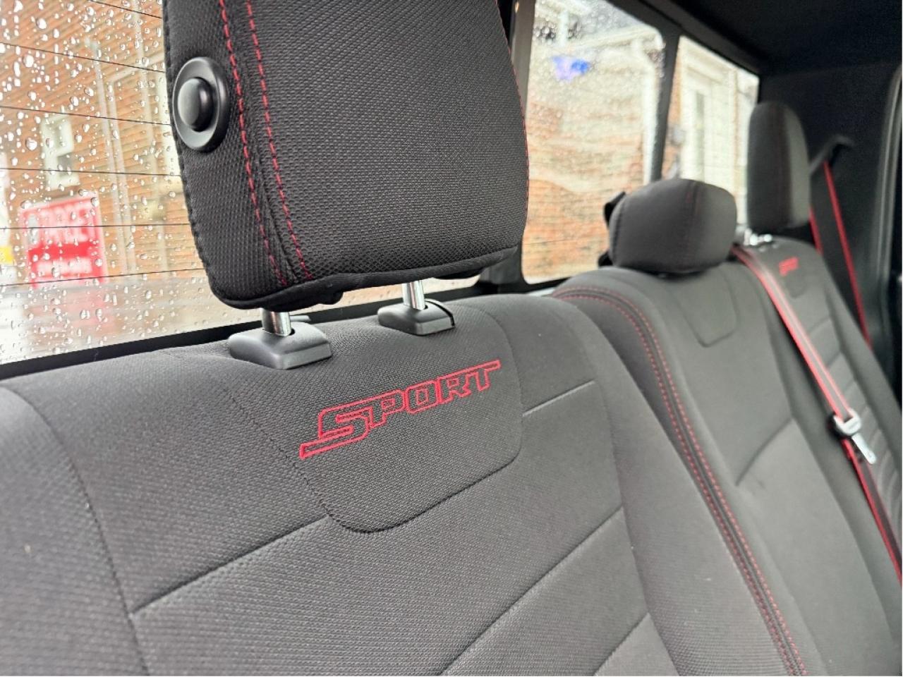 2018 Ford F-150 FX4 Sport, V8, Pano Roof, Very Well Maintained !! Photo