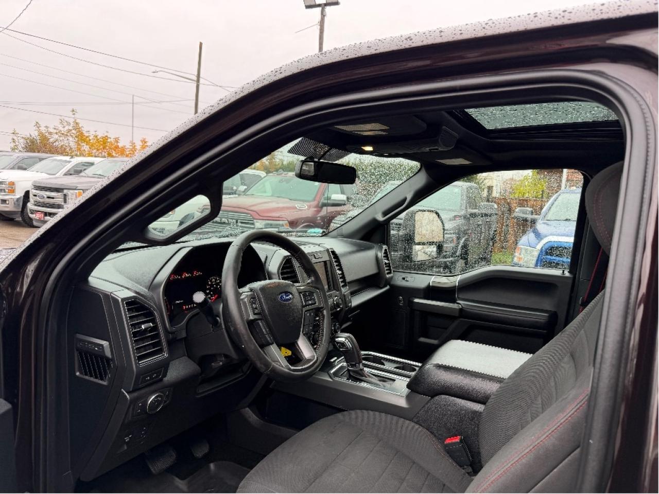 2018 Ford F-150 FX4 Sport, V8, Pano Roof, Very Well Maintained !! Photo