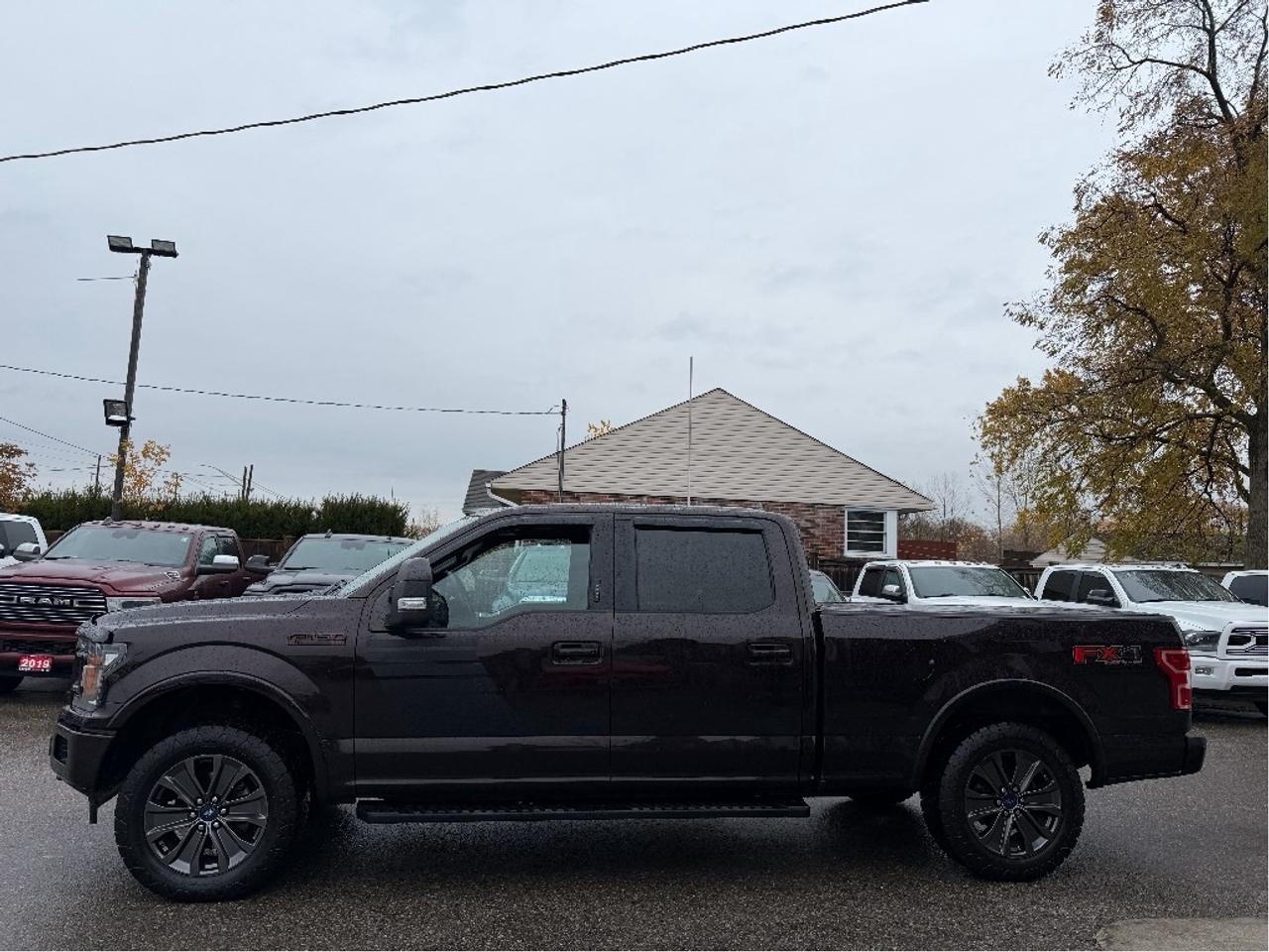 2018 Ford F-150 FX4 Sport, V8, Pano Roof, Very Well Maintained !! Photo
