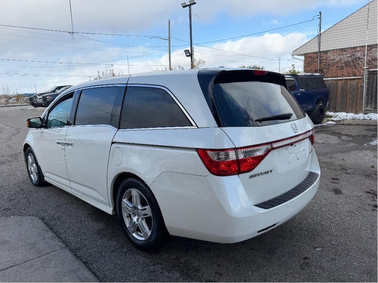 2012 Honda Odyssey Touring Photo4