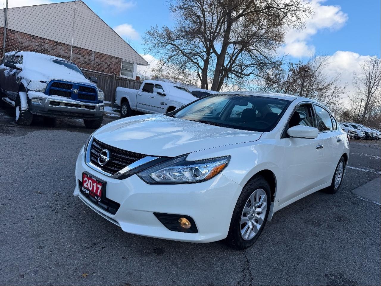 2017 Nissan Altima Very Low Mileage, Super Clean, Drives Great !! Photo2