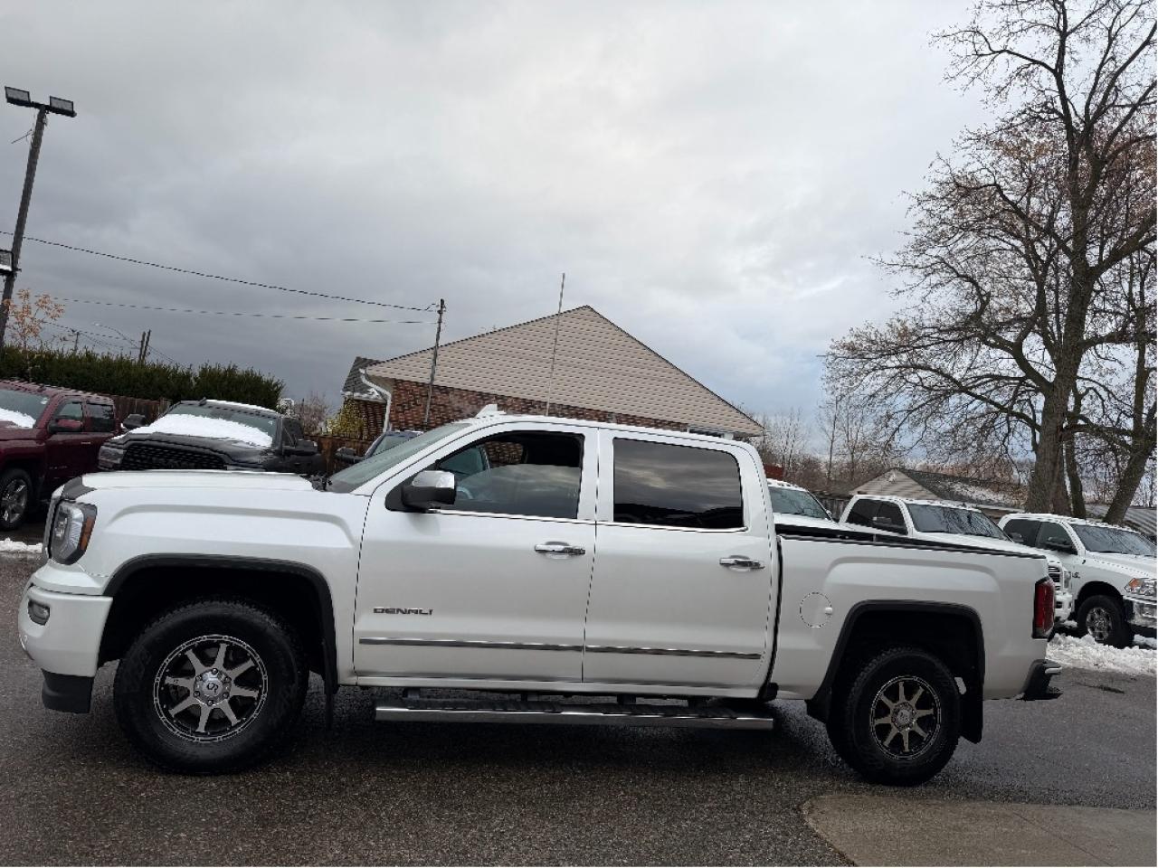 2017 GMC Sierra 1500 Denali, Orginal Alloy Rims Incl, Drives Great !! Photo3