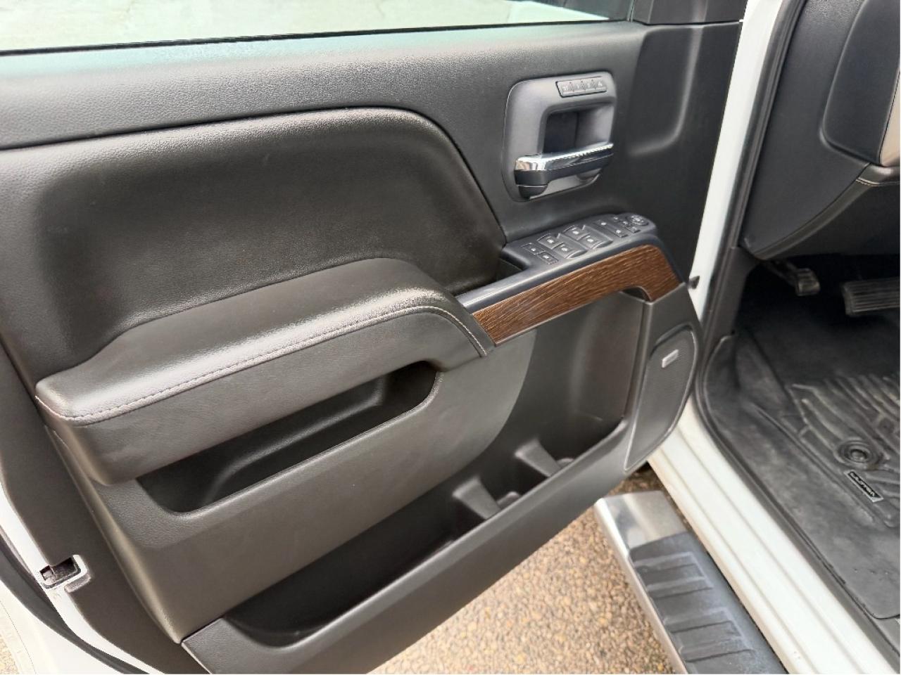 2017 GMC Sierra 1500 Denali, Orginal Alloy Rims Incl, Drives Great !! Photo