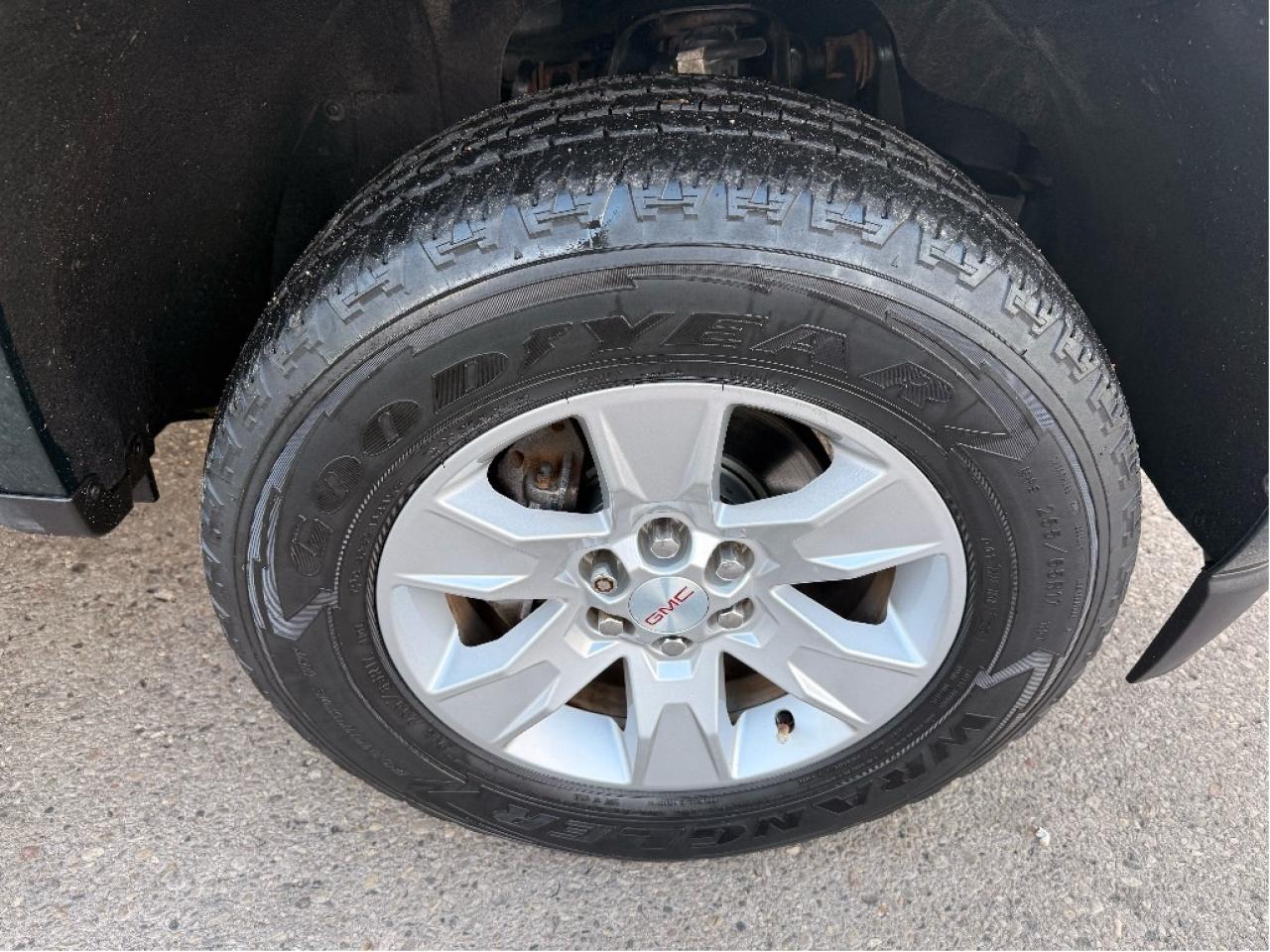 2015 GMC Canyon SLE, Mint Condition, Drives Great !! Photo