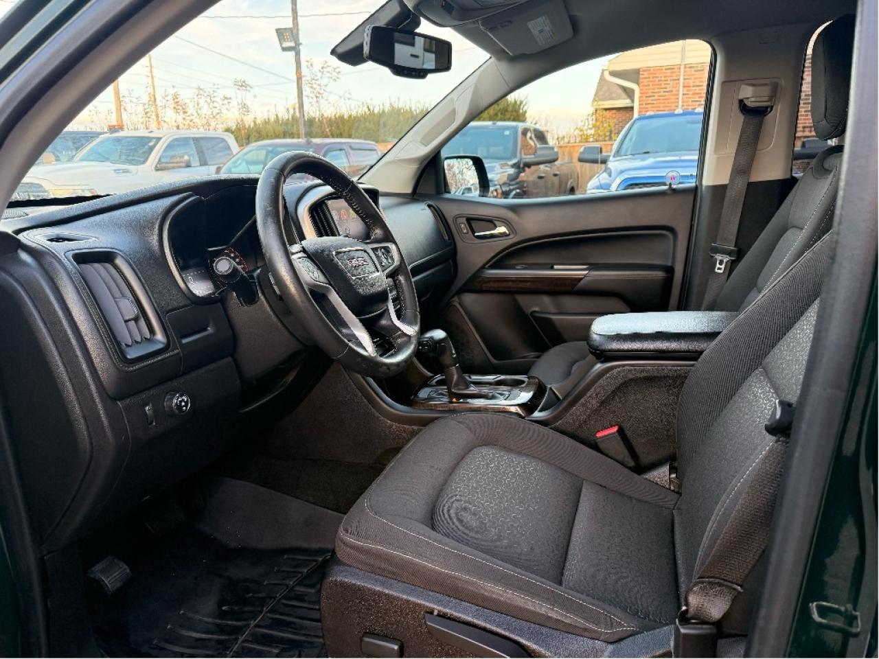 2015 GMC Canyon SLE, Mint Condition, Drives Great !! Photo