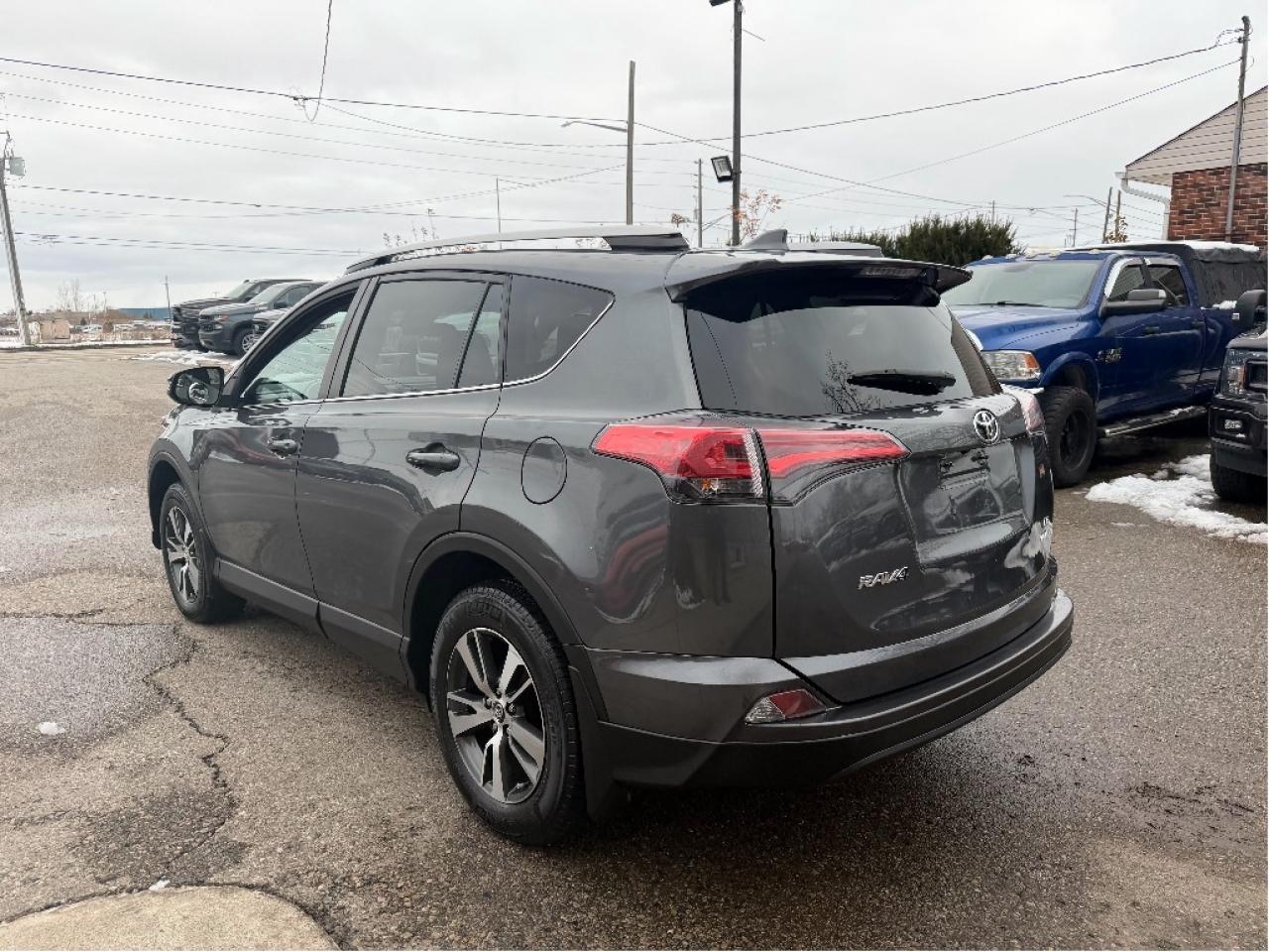 2018 Toyota RAV4 LE, Two Sets of Tires Photo4