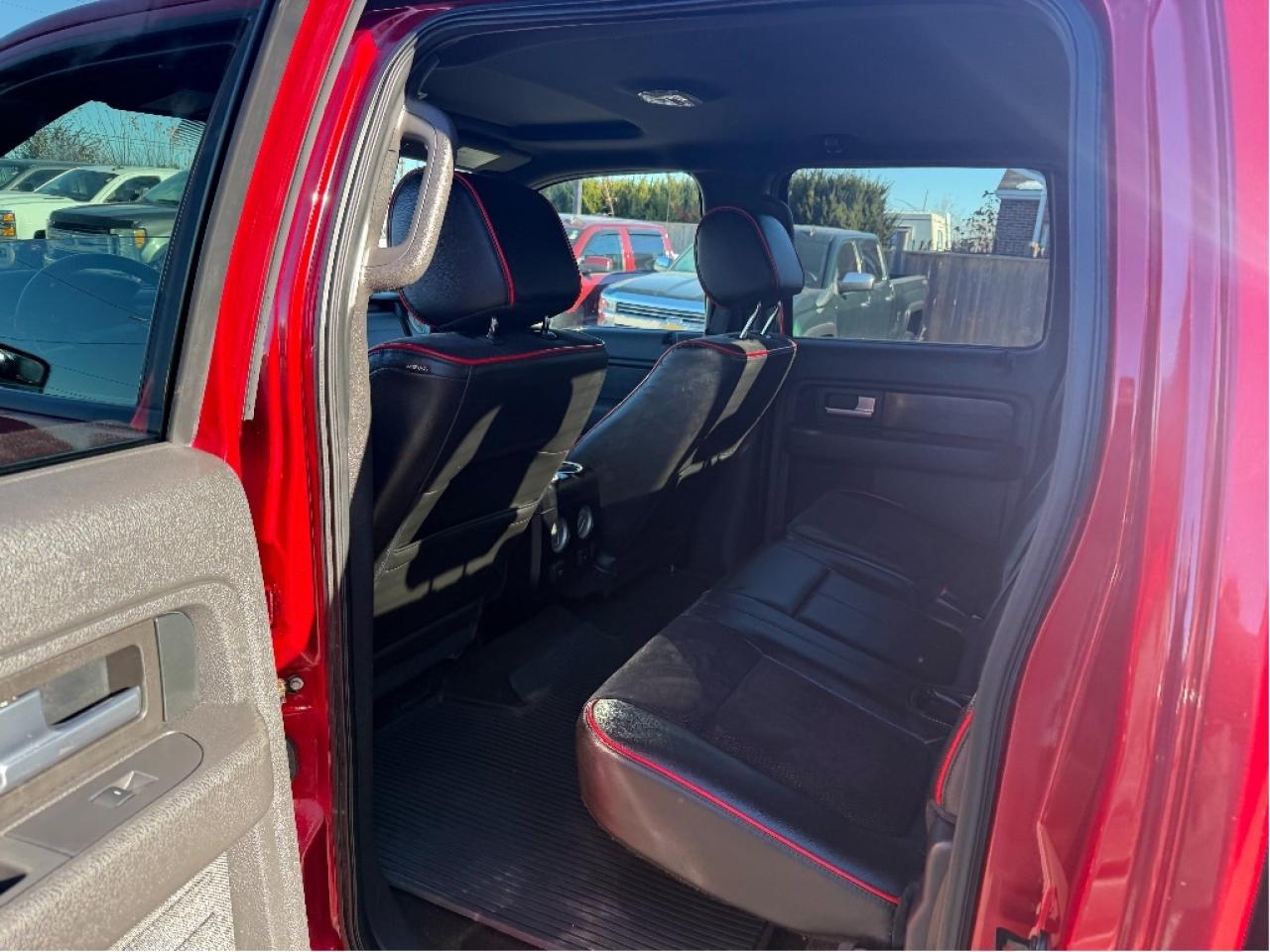 2014 Ford F-150 Lariat Photo