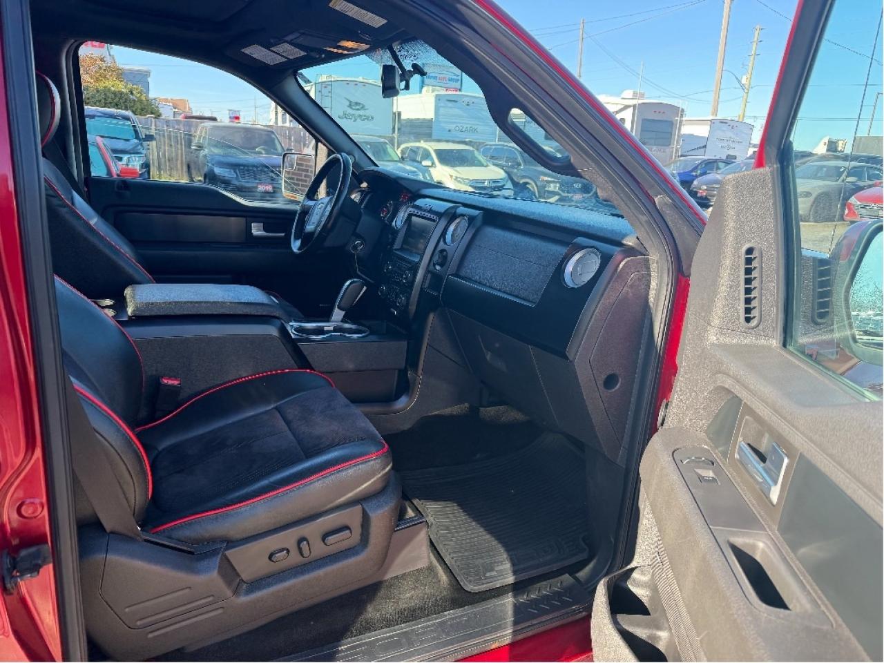 2014 Ford F-150 Lariat Photo