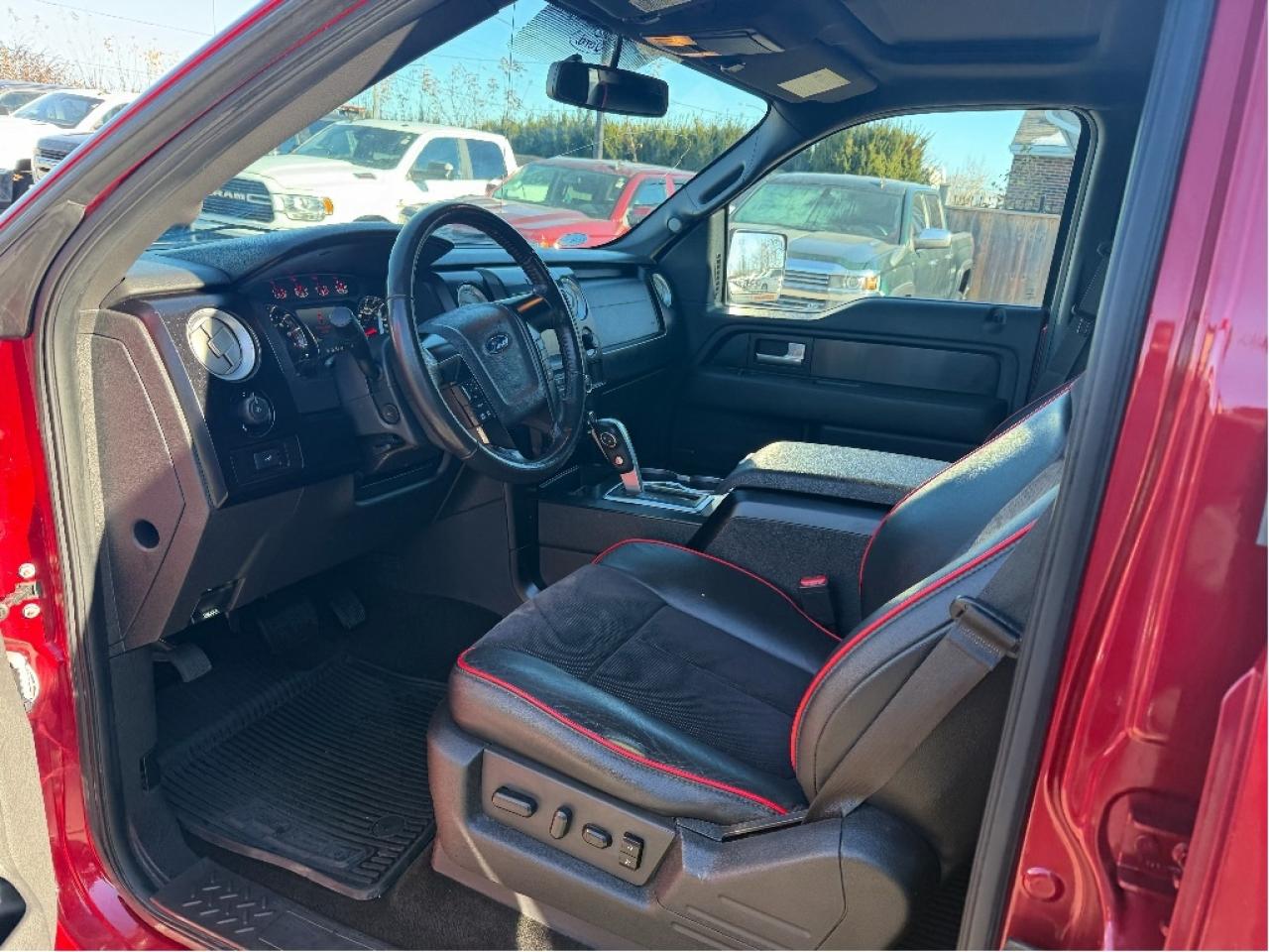 2014 Ford F-150 Lariat Photo