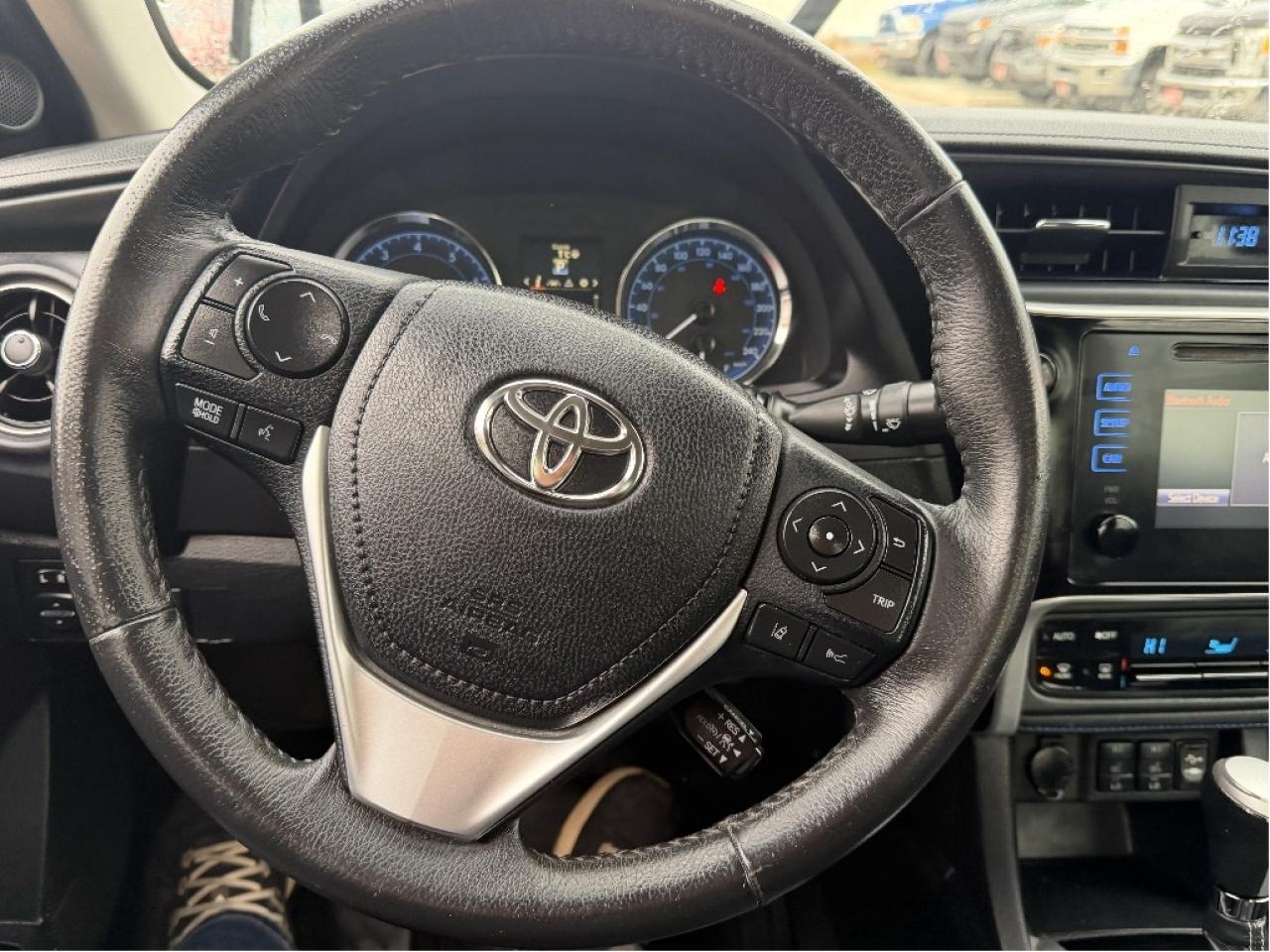 2017 Toyota Corolla LE Photo