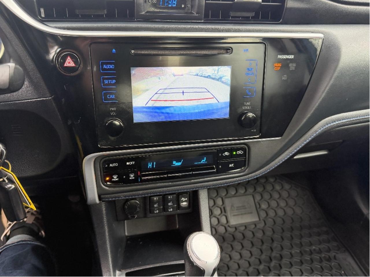 2017 Toyota Corolla LE Photo