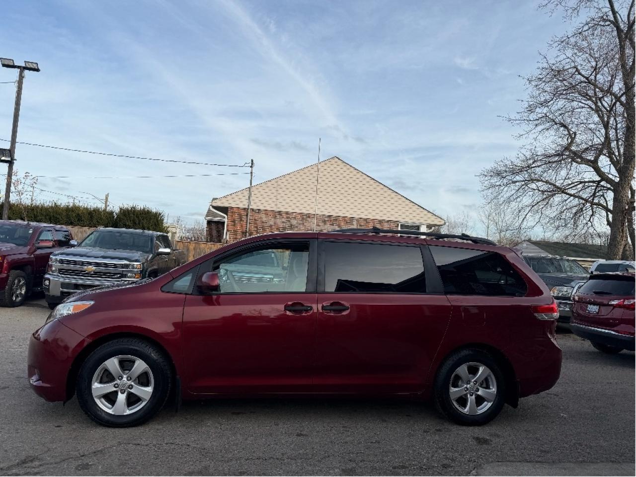 2011 Toyota Sienna  Photo