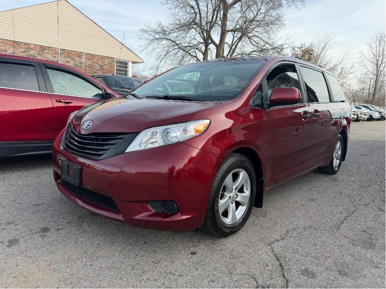 2011 Toyota Sienna  Photo