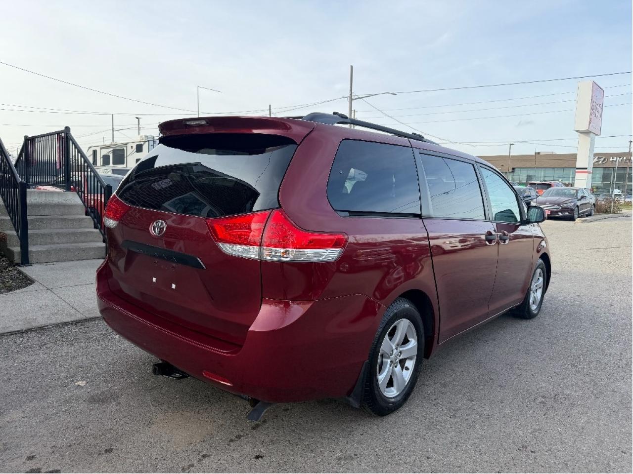 2011 Toyota Sienna  Photo