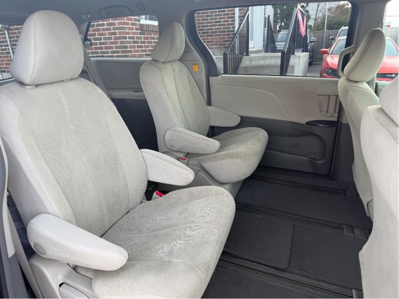 2011 Toyota Sienna  Photo