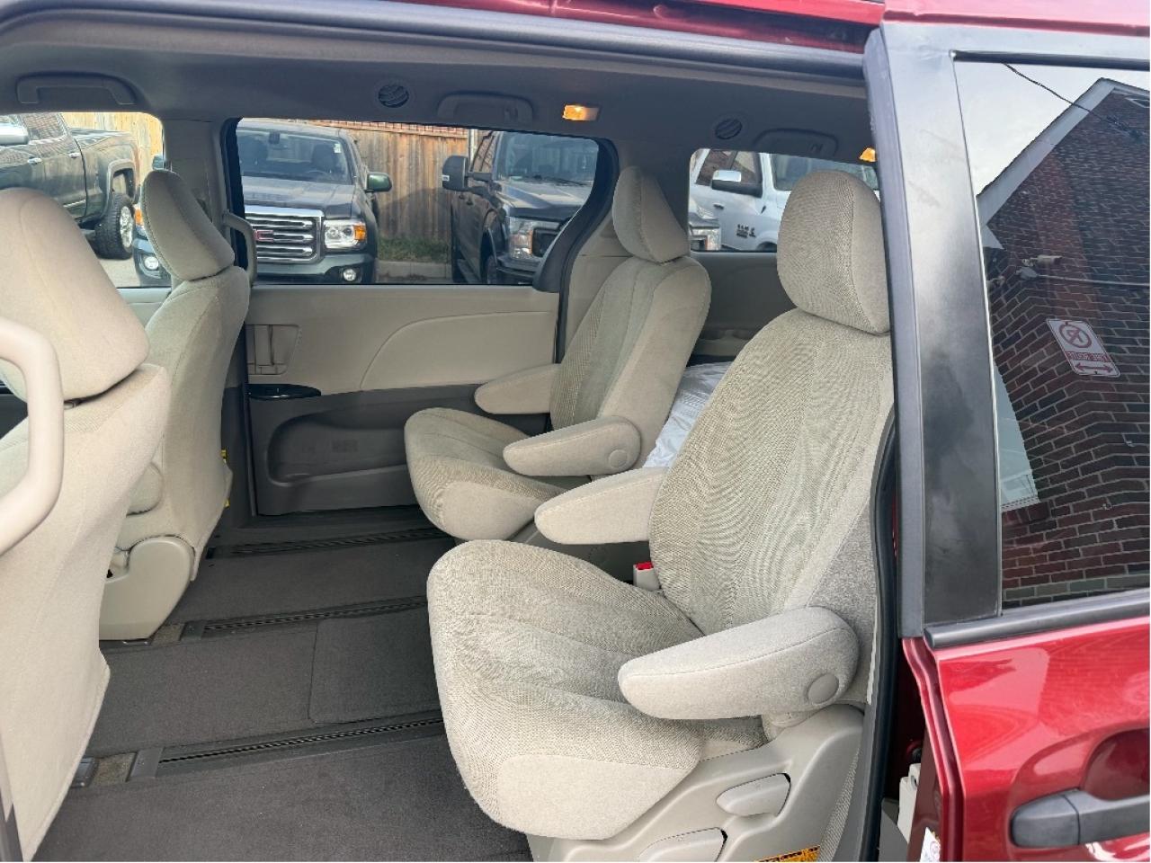 2011 Toyota Sienna  Photo