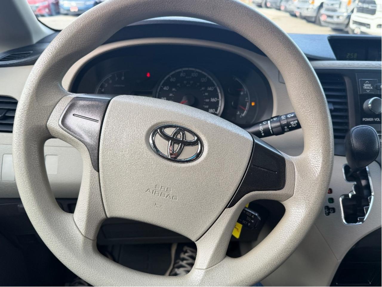 2011 Toyota Sienna  Photo