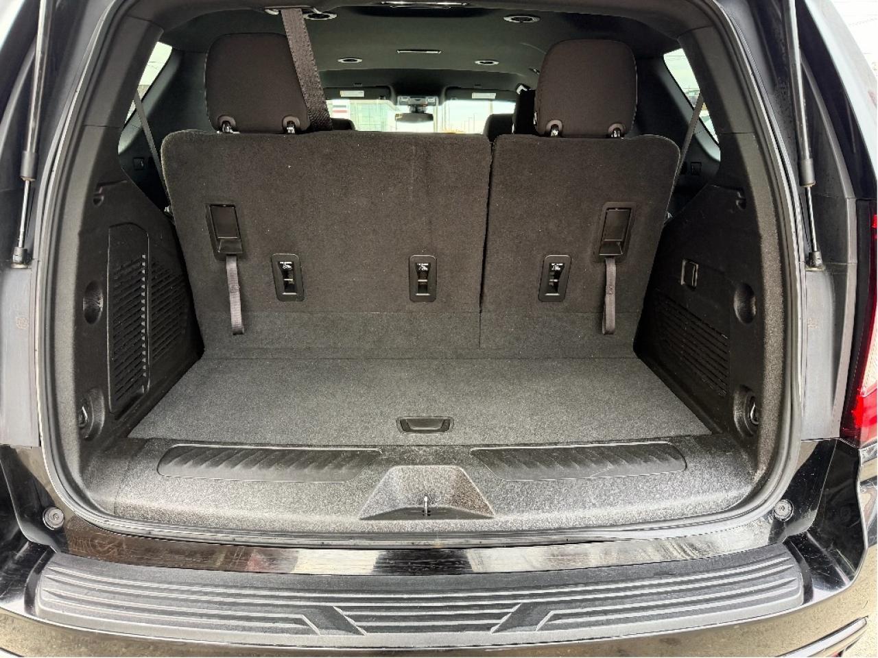 2022 GMC Yukon SLE Photo