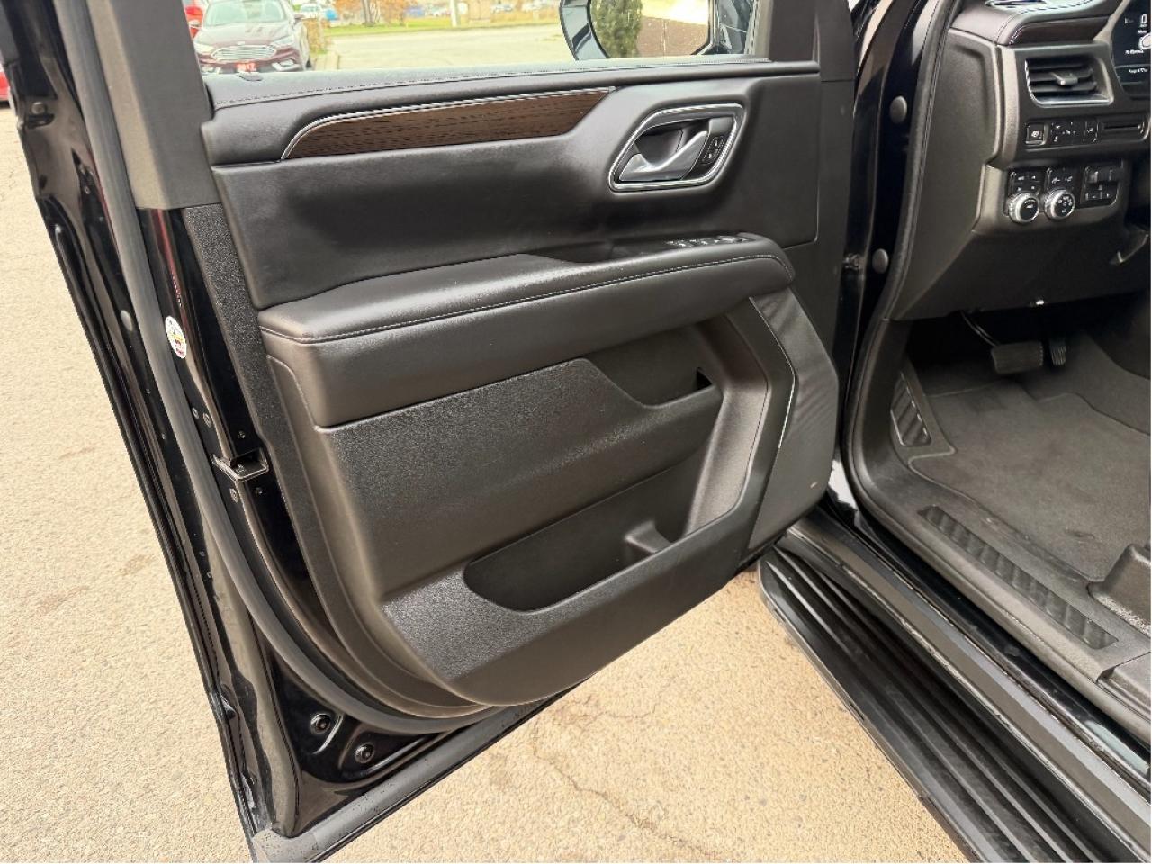 2022 GMC Yukon SLE Photo