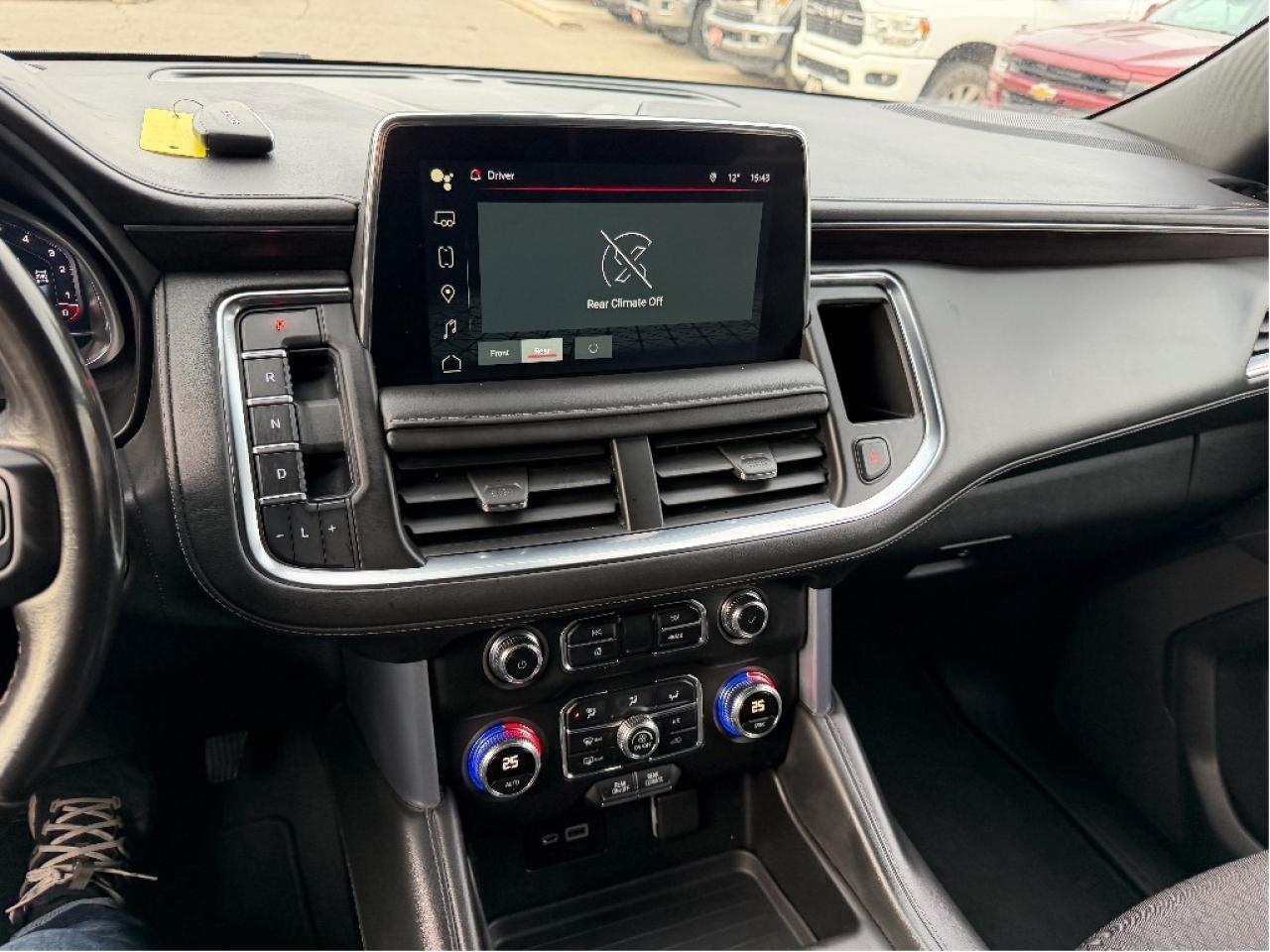 2022 GMC Yukon SLE Photo