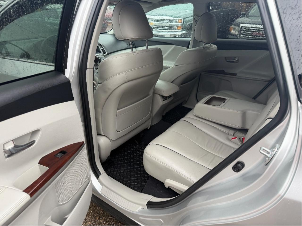 2011 Toyota Venza Loaded, Low Low Kms, Mint Condition Photo