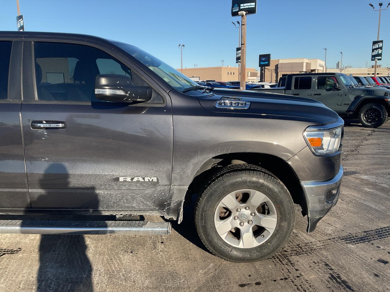 2020 RAM 1500 Crew Cab BIG HORN LVL 1 / RMT START / V6 / APPLE CARPLAY Photo