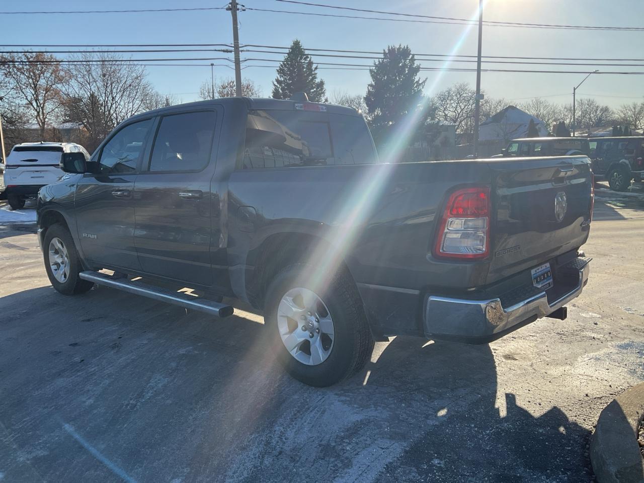 2020 RAM 1500 Crew Cab BIG HORN LVL 1 / RMT START / V6 / APPLE CARPLAY Photo