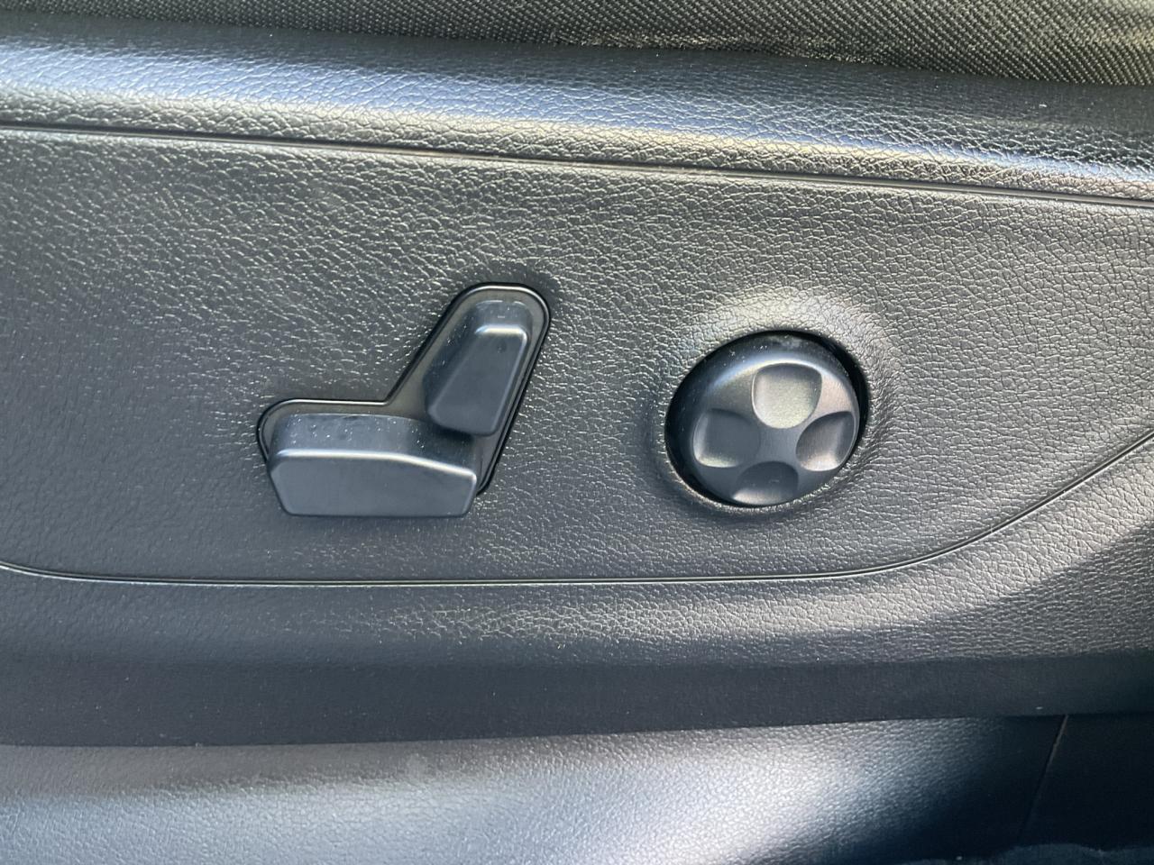 2020 RAM 1500 Crew Cab BIG HORN LVL 1 / RMT START / V6 / APPLE CARPLAY Photo