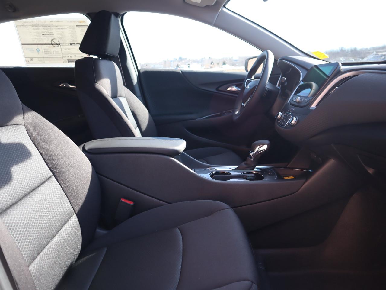 2024 Chevrolet Malibu LT Photo