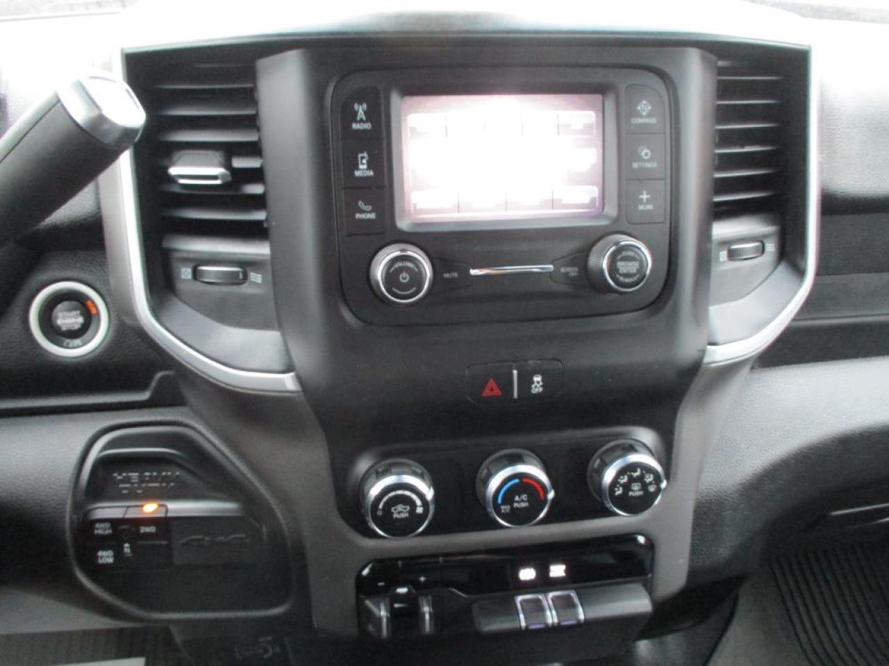 2021 RAM 3500 BIG HORN CREW 4X4 - Photo #18