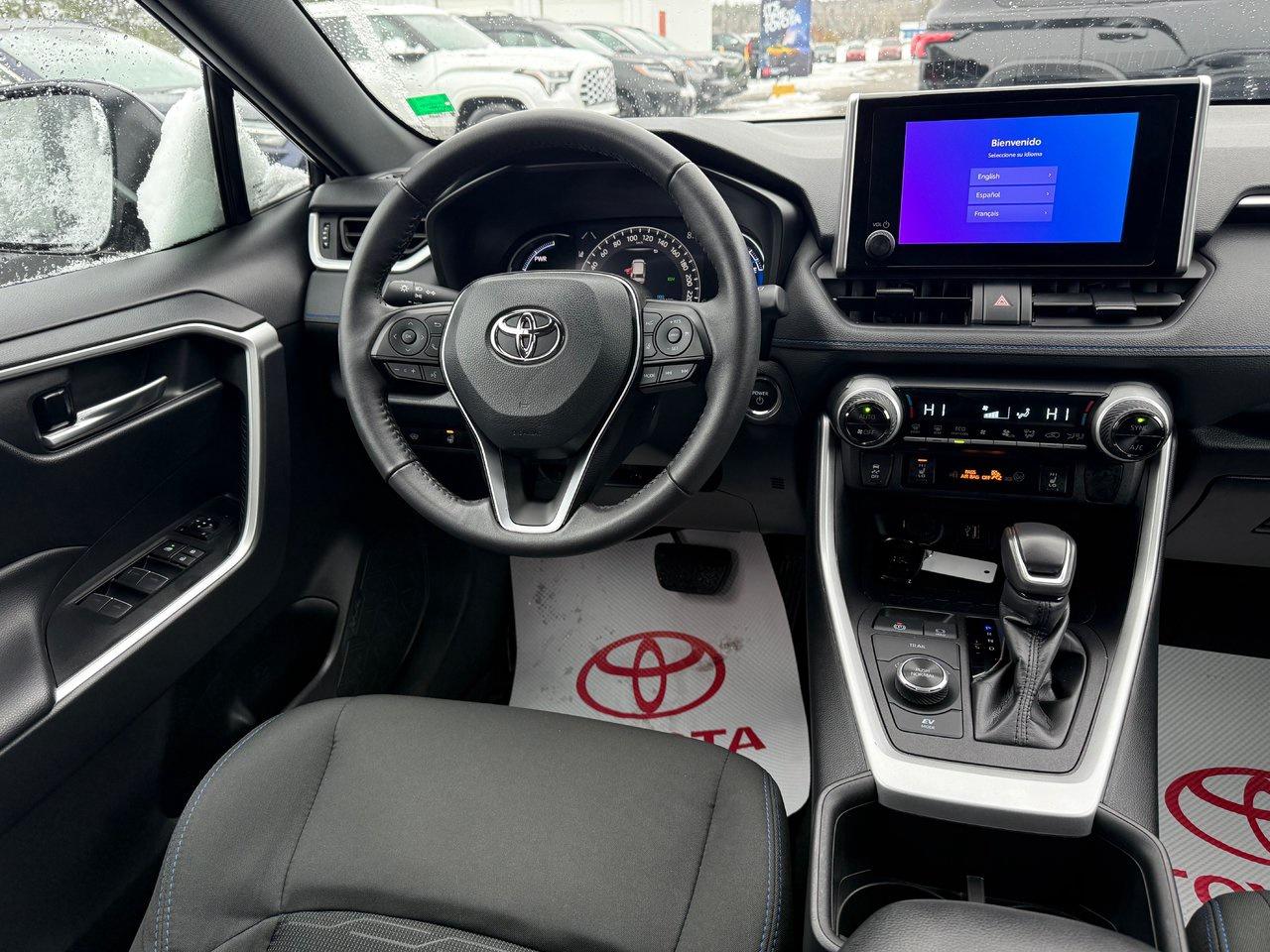 2024 Toyota RAV4 Hybrid SE Photo