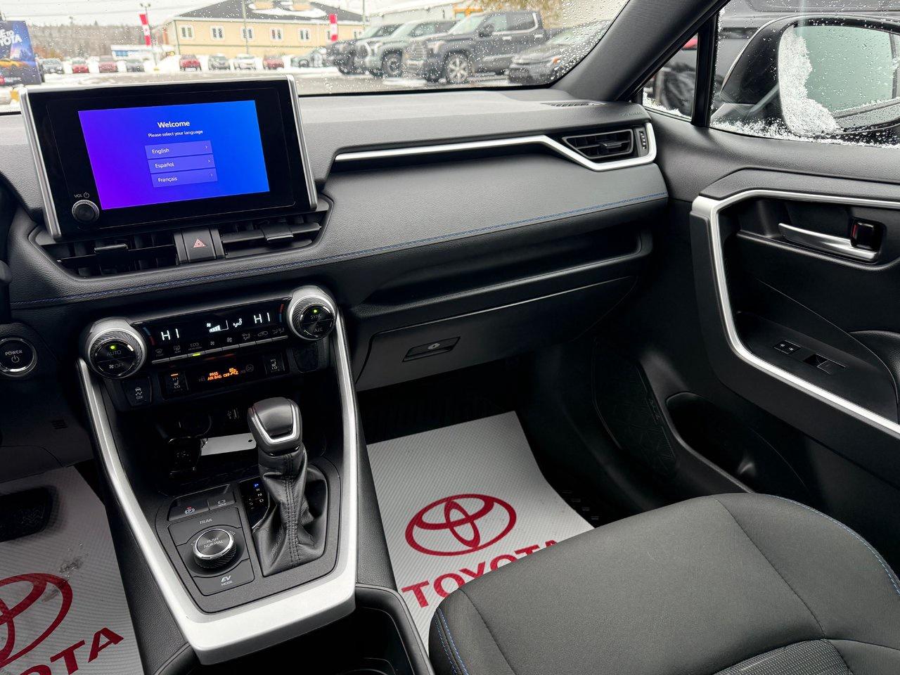 2024 Toyota RAV4 Hybrid SE Photo